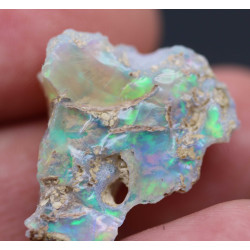 Opale Welo brute dans une boite ( 4.41 grammes - 001**)