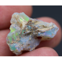 Opale Welo brute dans une boite ( 4.41 grammes - 001**)