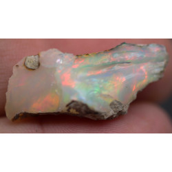 Opale Welo brute dans une boite ( 3.12 grammes - 003**)