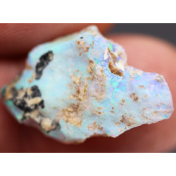 Opale Welo brute dans une boite ( 1.89 gramme - 004**)