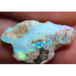 Opale Welo brute dans une boite ( 1.89 gramme - 004**)