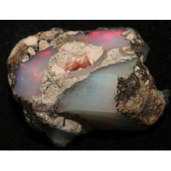 Opale Welo brute dans une boite ( 2.7 grammes - 013**)