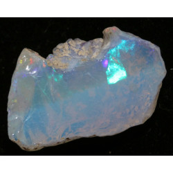 Opale Welo brute dans une boite ( 2.69 grammes - 015**)