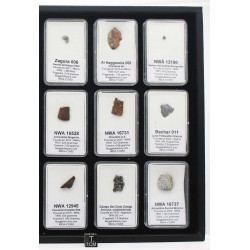 Collection de 18 météorites dans des boites avec un plateau (008 **)