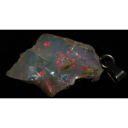 Pendentif en Opale Welo brute dans une boite ( 3.77 grammes - 018**)