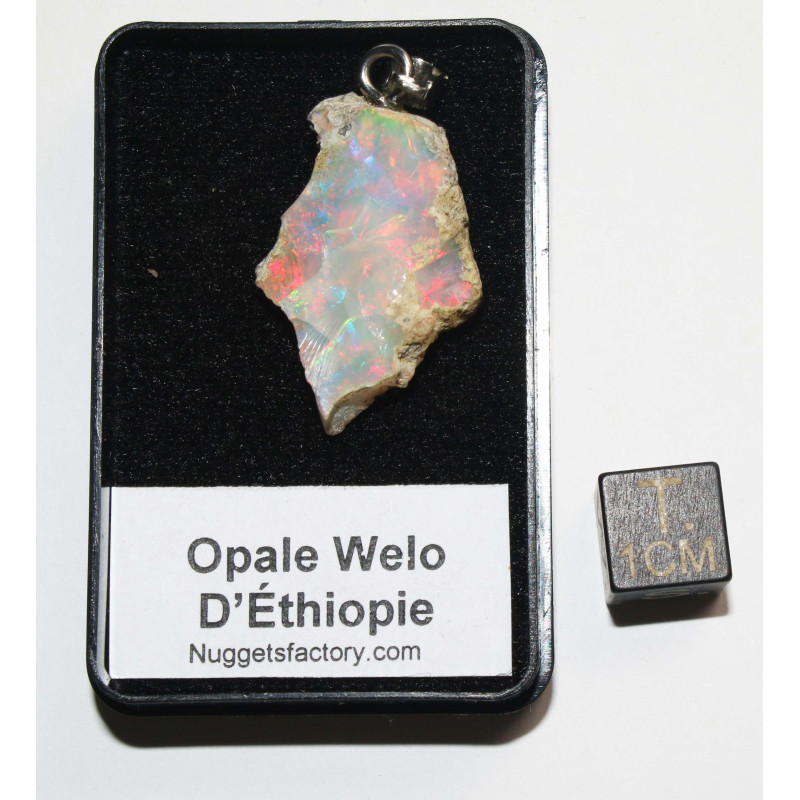 Pendentif en Opale Welo brute dans une boite ( 3.77 grammes - 018**)