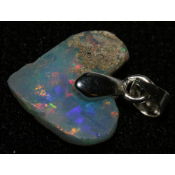 Pendentif en Opale Welo brute dans une boite ( 0.82 gramme - 020**)