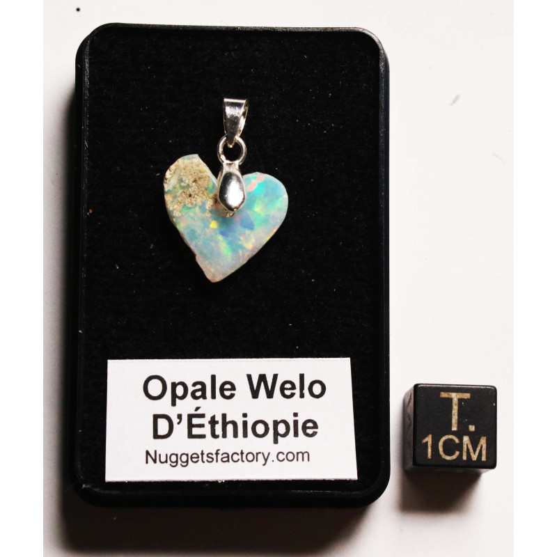 Pendentif en Opale Welo brute dans une boite ( 0.82 gramme - 020**)