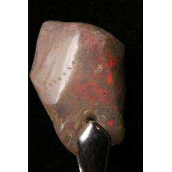 Pendentif en Opale Welo brute dans une boite ( 1.65 gramme - 022**)