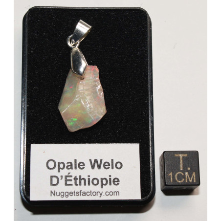 Pendentif en Opale Welo brute dans une boite ( 1.65 gramme - 022**)