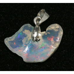 Pendentif en Opale Welo brute dans une boite ( 1.04 gramme - 028**)