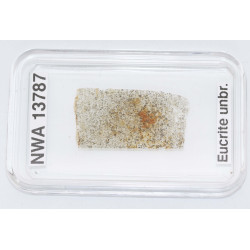 Lame mince de météorite NWA 13787 - Achondrite eucrite (NWA - 064*)