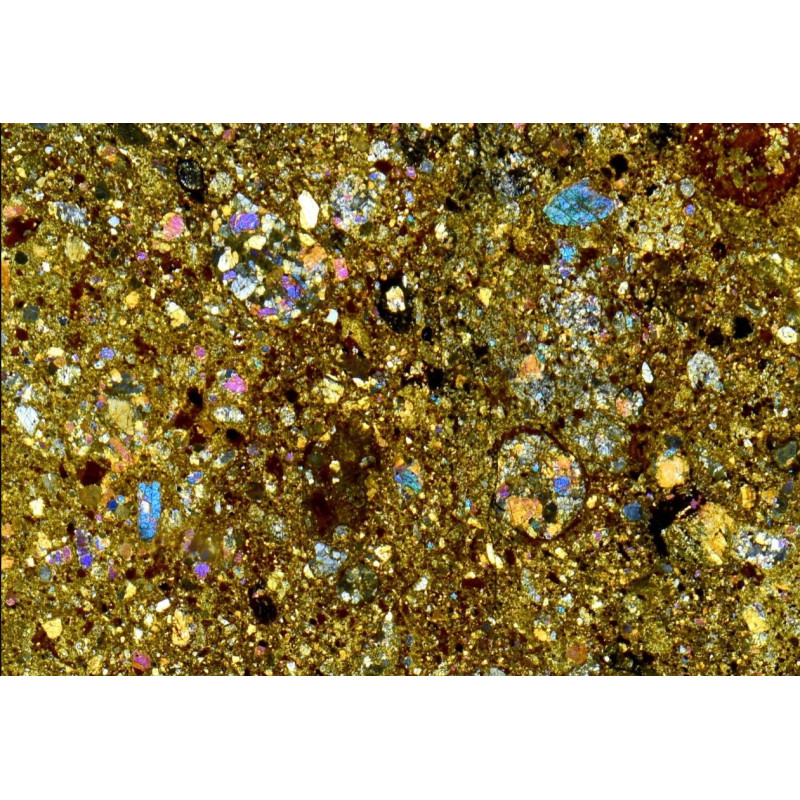 Lame mince de météorite NWA 17584 Rumuruti R3-6 (NWA - 065*)