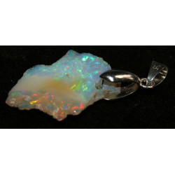 Pendentif en Opale Welo brute dans une boite ( 1.99 grammes - 032**)