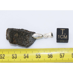 Collier pendentif météorite Chondrite NWA 869 ( Sahara -7.10 grammes - 013** )