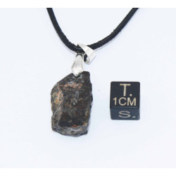 Collier pendentif météorite Chondrite NWA 869 ( Sahara -7.10 grammes - 013** )