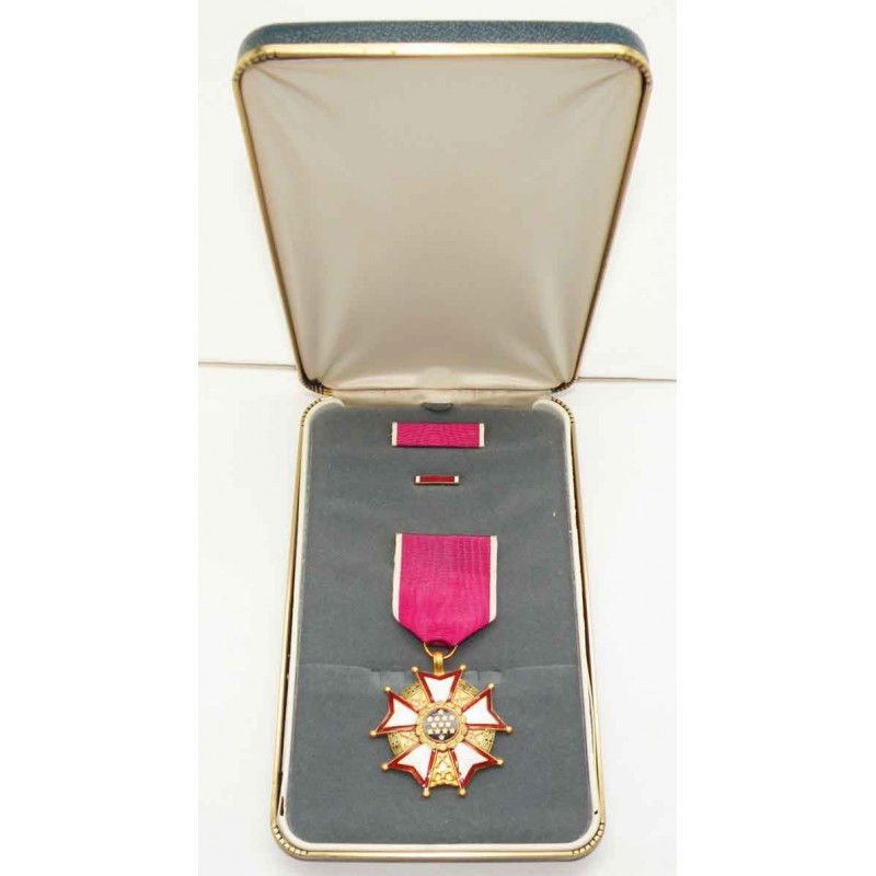 Decoration / Medaille croix de guerre ( B-002 )
