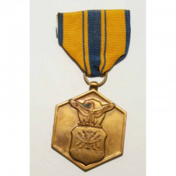 Decoration / Medaille USA Military merit (098 )