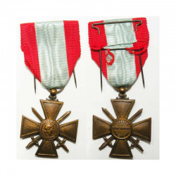 Medaille France croix de guerre Théâtres d'Opérations Extérieures ( 030 )